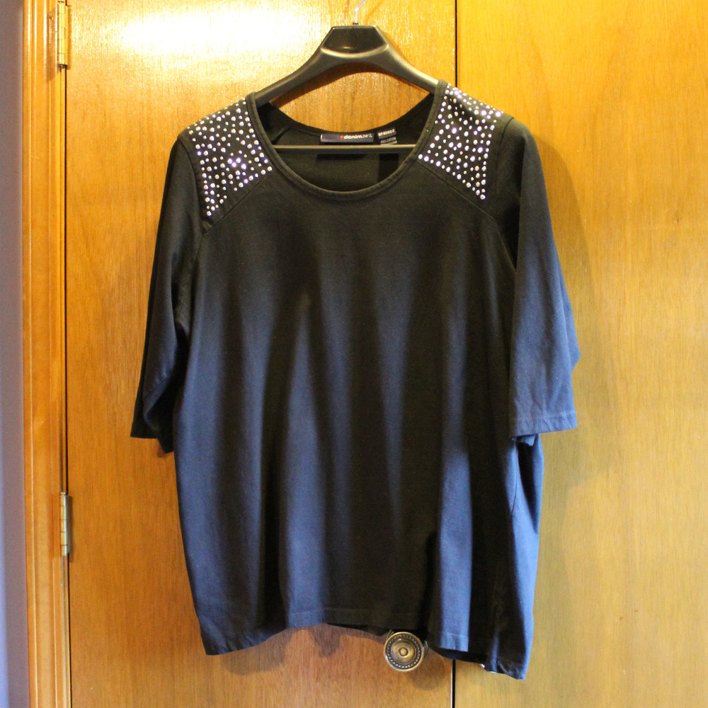 Denim 24/7 2X Black Top with studded shoulders